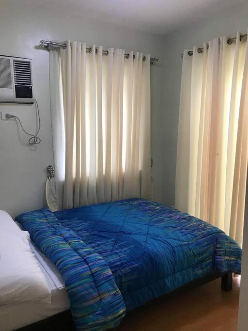 3 Bedrooms 3 Baths Victorian Style Townhouse Fully Furnished Batangas City Kültér fotó