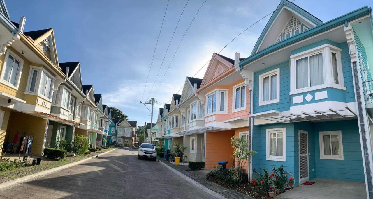 3 Bedrooms 3 Baths Victorian Style Townhouse Fully Furnished Batangas City Kültér fotó